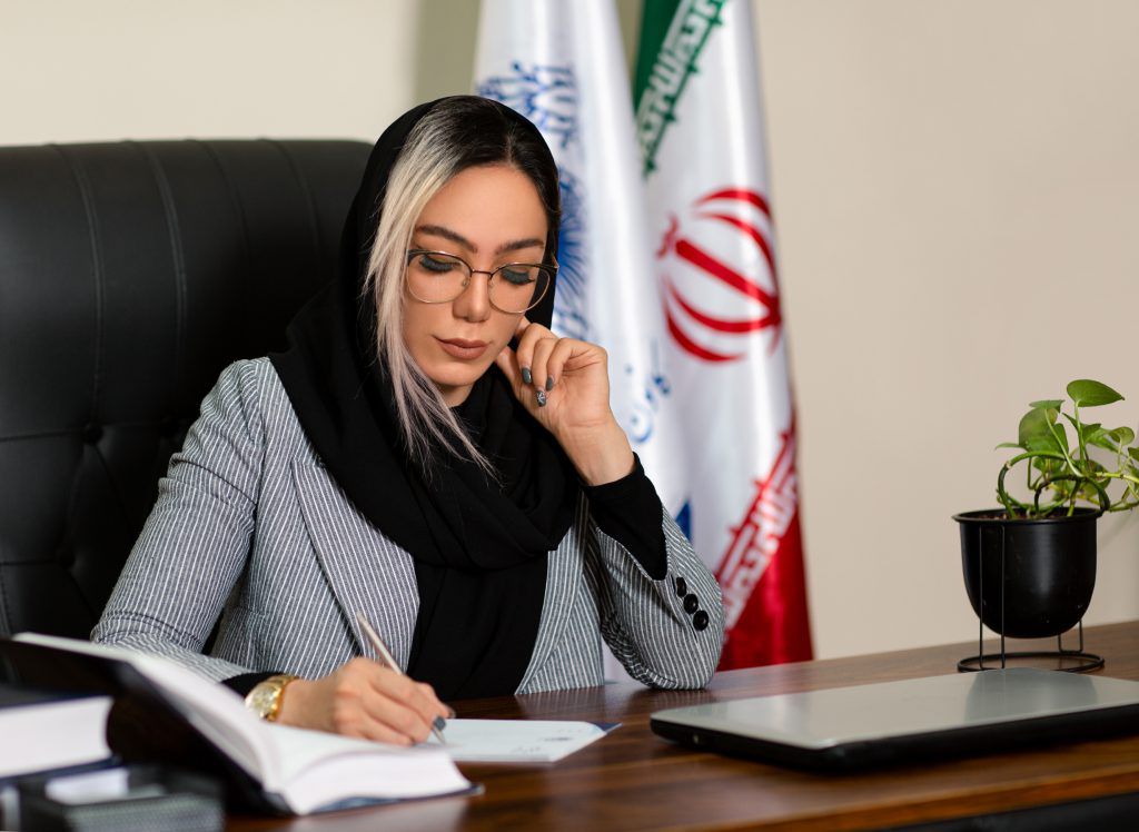 مهدیه ضمیری وکیل پایه یک دادگستری